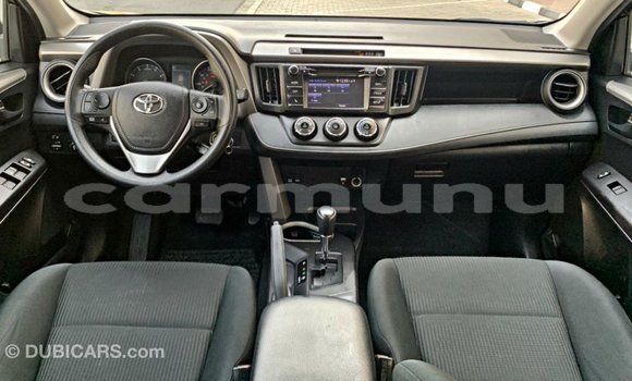 Buy Import Toyota HiAce Other Truck in Import - Dubai in Region of Bouenza Buy Import Toyota HiAce Other Truck in Import - Dubai in Region of Bouenza