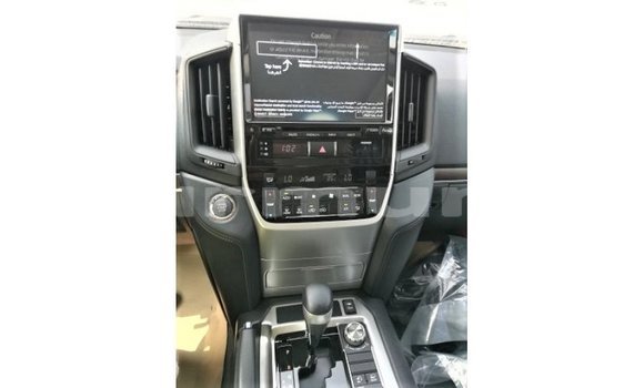 Acheter Import Voiture Toyota Land Cruiser Blanc à Import - Dubai, Région de la Bouenza Acheter Import Voiture Toyota Land Cruiser Blanc à Import - Dubai, Région de la Bouenza