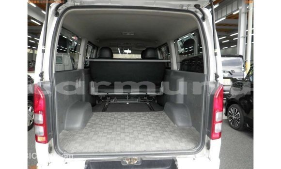 Acheter Import Voiture Toyota Hiace Blanc à Import - Dubai, Région de la Bouenza Acheter Import Voiture Toyota Hiace Blanc à Import - Dubai, Région de la Bouenza