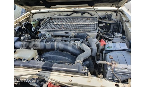 Acheter Import Voiture Toyota Land Cruiser Blanc à Import - Dubai, Région de la Bouenza Acheter Import Voiture Toyota Land Cruiser Blanc à Import - Dubai, Région de la Bouenza