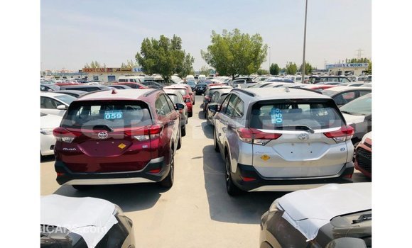 Acheter Import Voiture Toyota Rush Rouge à Import - Dubai, Région de la Bouenza Acheter Import Voiture Toyota Rush Rouge à Import - Dubai, Région de la Bouenza