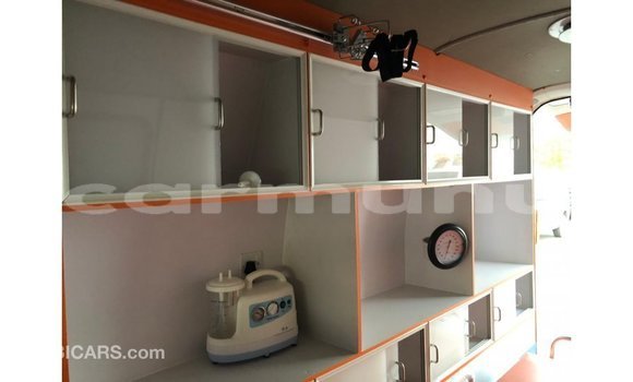 Buy Import Toyota Hiace White Car in Import - Dubai in Region of Bouenza Buy Import Toyota Hiace White Car in Import - Dubai in Region of Bouenza