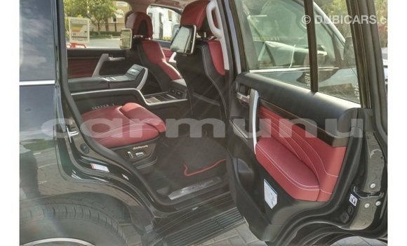Buy Import Toyota Land Cruiser Black Car in Import - Dubai in Region of Bouenza Buy Import Toyota Land Cruiser Black Car in Import - Dubai in Region of Bouenza