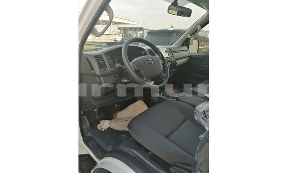 Acheter Import Utilitaire Toyota DA Blanc à Import - Dubai, Région de la Bouenza Acheter Import Utilitaire Toyota DA Blanc à Import - Dubai, Région de la Bouenza