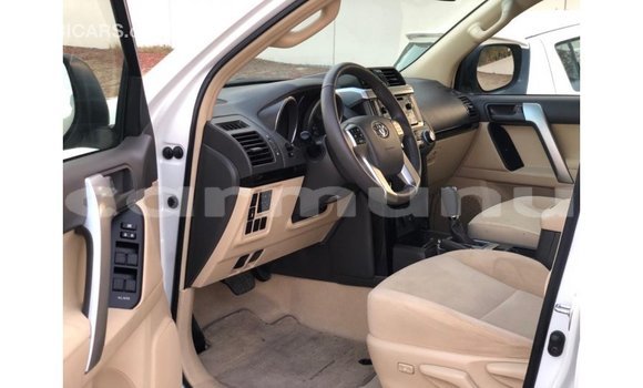 Acheter Import Voiture Toyota Prado Blanc à Import - Dubai, Région de la Bouenza Acheter Import Voiture Toyota Prado Blanc à Import - Dubai, Région de la Bouenza