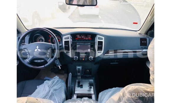Acheter Import Voiture Mitsubishi Pajero Noir à Import - Dubai, Région de la Bouenza Acheter Import Voiture Mitsubishi Pajero Noir à Import - Dubai, Région de la Bouenza