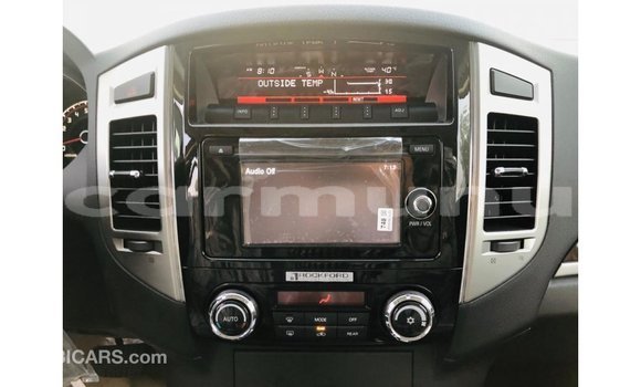 Acheter Import Voiture Mitsubishi Pajero Noir à Import - Dubai, Région de la Bouenza Acheter Import Voiture Mitsubishi Pajero Noir à Import - Dubai, Région de la Bouenza