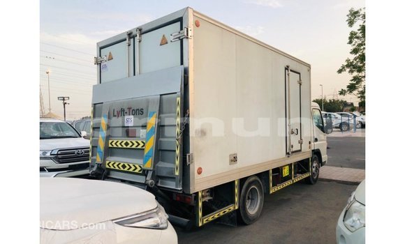 Buy Import Mitsubishi Carisma White Car in Import - Dubai in Region of Bouenza Buy Import Mitsubishi Carisma White Car in Import - Dubai in Region of Bouenza