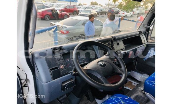 Buy Import Mitsubishi Carisma White Car in Import - Dubai in Region of Bouenza Buy Import Mitsubishi Carisma White Car in Import - Dubai in Region of Bouenza