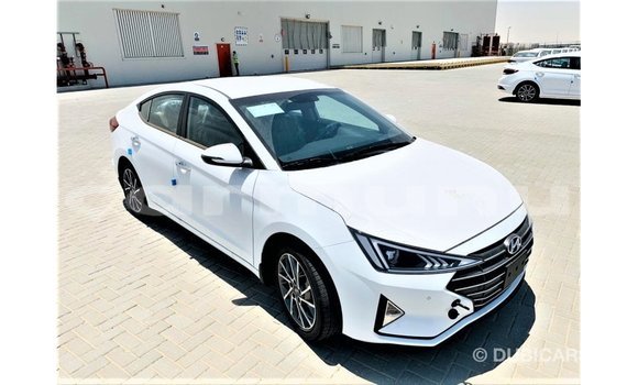 Acheter Import Voiture Hyundai Elantra Blanc à Import - Dubai, Région de la Bouenza Acheter Import Voiture Hyundai Elantra Blanc à Import - Dubai, Région de la Bouenza