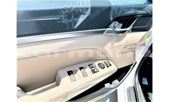 Acheter Import Voiture Hyundai Elantra Blanc à Import - Dubai, Région de la Bouenza Acheter Import Voiture Hyundai Elantra Blanc à Import - Dubai, Région de la Bouenza