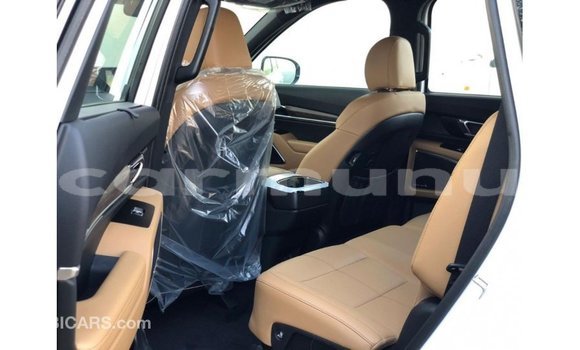 Acheter Import Voiture Kia Carens Blanc à Import - Dubai, Région de la Bouenza Acheter Import Voiture Kia Carens Blanc à Import - Dubai, Région de la Bouenza