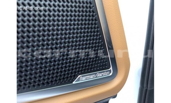 Acheter Import Voiture Kia Carens Blanc à Import - Dubai, Région de la Bouenza Acheter Import Voiture Kia Carens Blanc à Import - Dubai, Région de la Bouenza