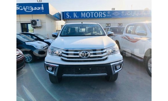 Acheter Import Voiture Toyota Hilux Blanc à Import - Dubai, Région de la Bouenza Acheter Import Voiture Toyota Hilux Blanc à Import - Dubai, Région de la Bouenza