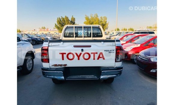 Acheter Import Voiture Toyota Hilux Blanc à Import - Dubai, Région de la Bouenza Acheter Import Voiture Toyota Hilux Blanc à Import - Dubai, Région de la Bouenza