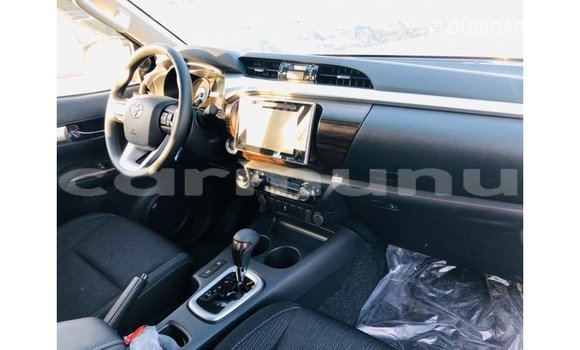 Acheter Import Voiture Toyota Hilux Blanc à Import - Dubai, Région de la Bouenza Acheter Import Voiture Toyota Hilux Blanc à Import - Dubai, Région de la Bouenza