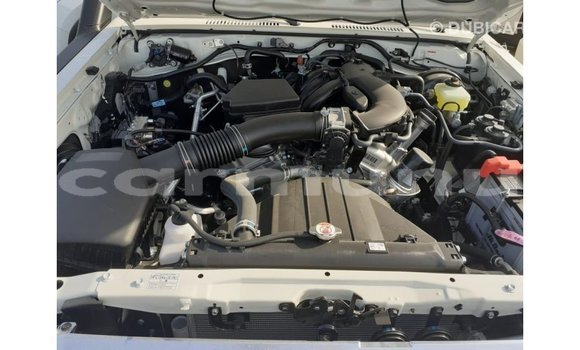 Acheter Import Voiture Toyota Land Cruiser Blanc à Import - Dubai, Région de la Bouenza Acheter Import Voiture Toyota Land Cruiser Blanc à Import - Dubai, Région de la Bouenza