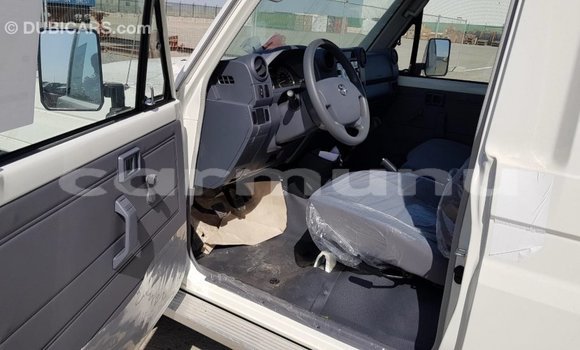 Acheter Import Voiture Toyota Land Cruiser Blanc à Import - Dubai, Région de la Bouenza Acheter Import Voiture Toyota Land Cruiser Blanc à Import - Dubai, Région de la Bouenza