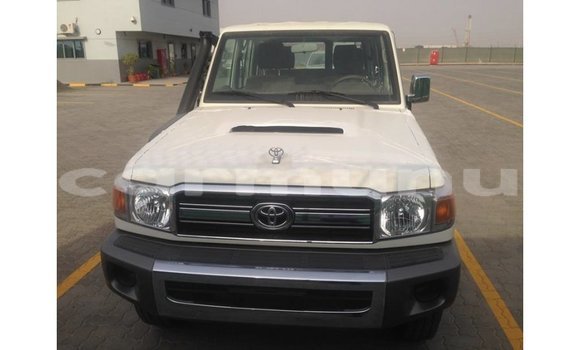 Acheter Import Voiture Toyota Land Cruiser Blanc à Import - Dubai, Région de la Bouenza Acheter Import Voiture Toyota Land Cruiser Blanc à Import - Dubai, Région de la Bouenza