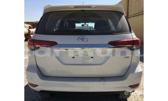 Acheter Import Voiture Toyota Fortuner Blanc à Import - Dubai, Région de la Bouenza Acheter Import Voiture Toyota Fortuner Blanc à Import - Dubai, Région de la Bouenza