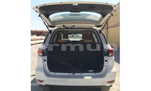 Acheter Import Voiture Toyota Fortuner Blanc à Import - Dubai, Région de la Bouenza Acheter Import Voiture Toyota Fortuner Blanc à Import - Dubai, Région de la Bouenza