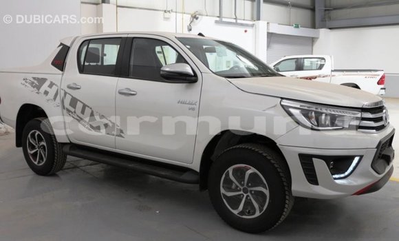 Acheter Import Voiture Toyota Hilux Blanc à Import - Dubai, Région de la Bouenza Acheter Import Voiture Toyota Hilux Blanc à Import - Dubai, Région de la Bouenza