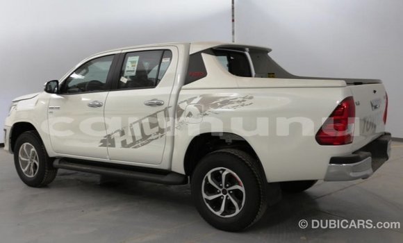 Acheter Import Voiture Toyota Hilux Blanc à Import - Dubai, Région de la Bouenza Acheter Import Voiture Toyota Hilux Blanc à Import - Dubai, Région de la Bouenza