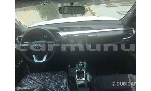 Acheter Import Voiture Toyota Hilux Blanc à Import - Dubai, Région de la Bouenza Acheter Import Voiture Toyota Hilux Blanc à Import - Dubai, Région de la Bouenza