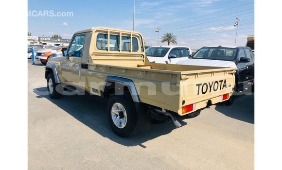 Buy Import Toyota Land Cruiser Beige Car in Import - Dubai in Region of Bouenza Buy Import Toyota Land Cruiser Beige Car in Import - Dubai in Region of Bouenza