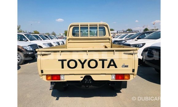 Buy Import Toyota Land Cruiser Beige Car in Import - Dubai in Region of Bouenza Buy Import Toyota Land Cruiser Beige Car in Import - Dubai in Region of Bouenza