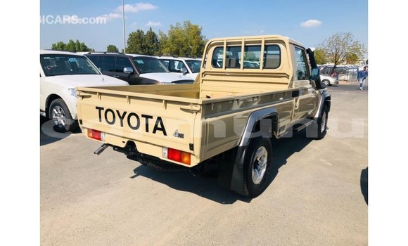 Buy Import Toyota Land Cruiser Beige Car in Import - Dubai in Region of Bouenza Buy Import Toyota Land Cruiser Beige Car in Import - Dubai in Region of Bouenza