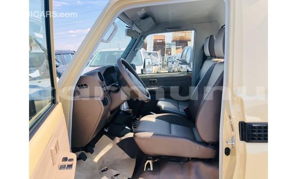Buy Import Toyota Land Cruiser Beige Car in Import - Dubai in Region of Bouenza Buy Import Toyota Land Cruiser Beige Car in Import - Dubai in Region of Bouenza