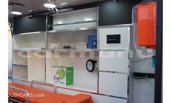 Acheter Import Voiture Toyota Hiace Blanc à Import - Dubai, Région de la Bouenza Acheter Import Voiture Toyota Hiace Blanc à Import - Dubai, Région de la Bouenza