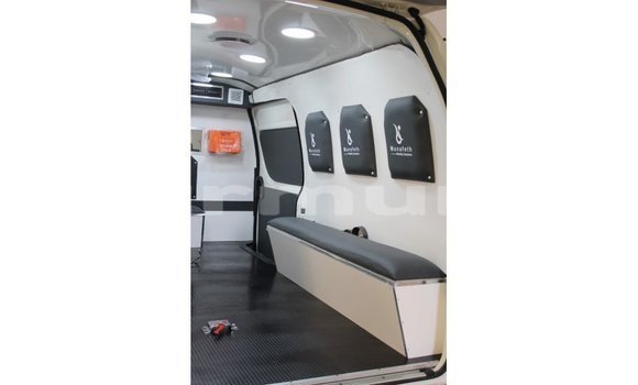 Acheter Import Voiture Toyota Hiace Blanc à Import - Dubai, Région de la Bouenza Acheter Import Voiture Toyota Hiace Blanc à Import - Dubai, Région de la Bouenza