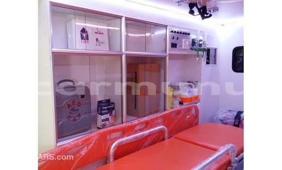 Acheter Import Voiture Toyota Hiace Blanc à Import - Dubai, Région de la Bouenza Acheter Import Voiture Toyota Hiace Blanc à Import - Dubai, Région de la Bouenza