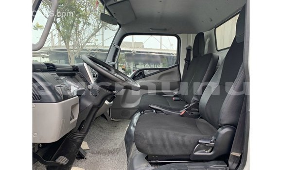 Buy Import Mitsubishi Carisma White Car in Import - Dubai in Region of Bouenza Buy Import Mitsubishi Carisma White Car in Import - Dubai in Region of Bouenza