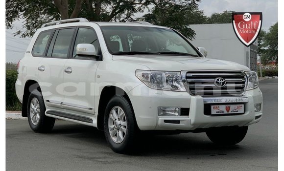 Acheter Import Voiture Toyota Land Cruiser Blanc à Import - Dubai, Région de la Bouenza Acheter Import Voiture Toyota Land Cruiser Blanc à Import - Dubai, Région de la Bouenza