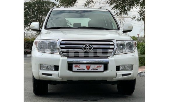 Acheter Import Voiture Toyota Land Cruiser Blanc à Import - Dubai, Région de la Bouenza Acheter Import Voiture Toyota Land Cruiser Blanc à Import - Dubai, Région de la Bouenza
