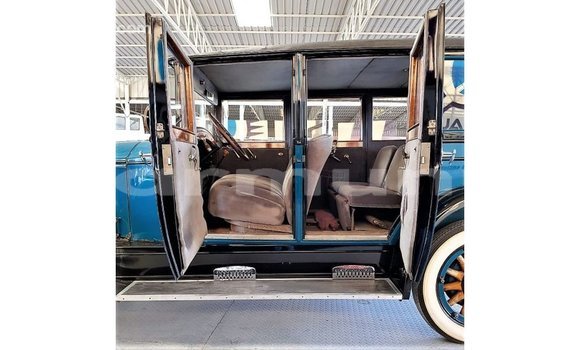 Acheter Import Voiture Buick Electra Bleu à Import - Dubai, Région de la Bouenza Acheter Import Voiture Buick Electra Bleu à Import - Dubai, Région de la Bouenza