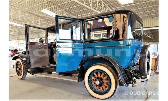 Acheter Import Voiture Buick Electra Bleu à Import - Dubai, Région de la Bouenza Acheter Import Voiture Buick Electra Bleu à Import - Dubai, Région de la Bouenza