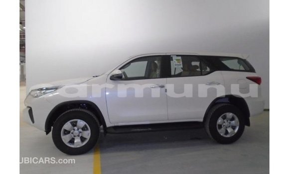 Acheter Import Voiture Toyota Fortuner Blanc à Import - Dubai, Région de la Bouenza Acheter Import Voiture Toyota Fortuner Blanc à Import - Dubai, Région de la Bouenza