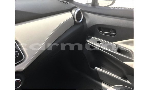 Acheter Import Voiture Nissan Sunny Blanc à Import - Dubai, Région de la Bouenza Acheter Import Voiture Nissan Sunny Blanc à Import - Dubai, Région de la Bouenza