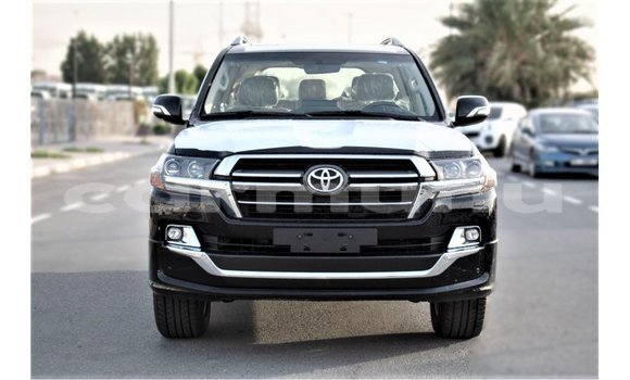 Acheter Import Voiture Toyota Land Cruiser Noir à Import - Dubai, Région de la Bouenza Acheter Import Voiture Toyota Land Cruiser Noir à Import - Dubai, Région de la Bouenza