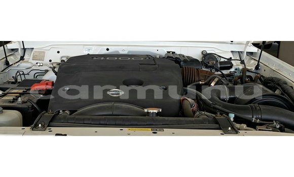 Acheter Import Voiture Nissan Patrol Blanc à Import - Dubai, Région de la Bouenza Acheter Import Voiture Nissan Patrol Blanc à Import - Dubai, Région de la Bouenza