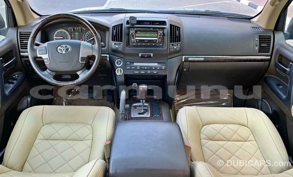 Acheter Import Voiture Toyota Land Cruiser Bleu à Import - Dubai, Région de la Bouenza Acheter Import Voiture Toyota Land Cruiser Bleu à Import - Dubai, Région de la Bouenza