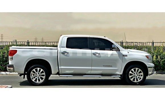 Acheter Import Voiture Toyota Tundra Blanc à Import - Dubai, Région de la Bouenza Acheter Import Voiture Toyota Tundra Blanc à Import - Dubai, Région de la Bouenza