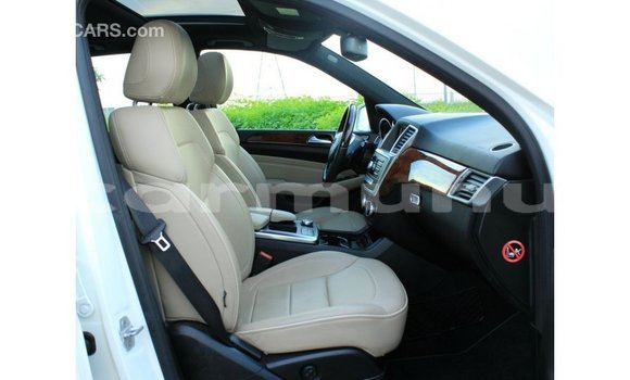 Acheter Import Voiture Mercedes-Benz 190 Blanc à Import - Dubai, Région de la Bouenza Acheter Import Voiture Mercedes-Benz 190 Blanc à Import - Dubai, Région de la Bouenza