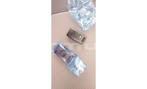 Acheter Import Voiture Toyota Land Cruiser Blanc à Import - Dubai, Région de la Bouenza Acheter Import Voiture Toyota Land Cruiser Blanc à Import - Dubai, Région de la Bouenza