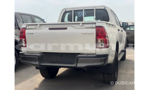 Buy Import Toyota Hilux White Car in Import - Dubai in Region of Bouenza Buy Import Toyota Hilux White Car in Import - Dubai in Region of Bouenza
