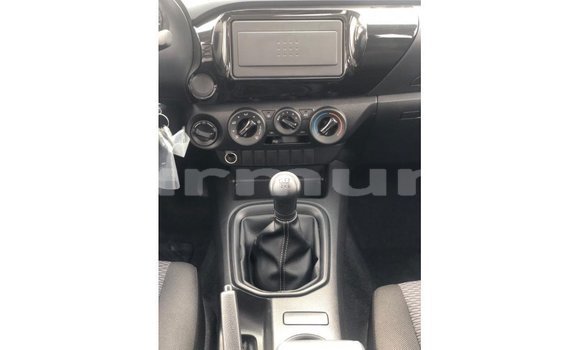 Buy Import Toyota Hilux White Car in Import - Dubai in Region of Bouenza Buy Import Toyota Hilux White Car in Import - Dubai in Region of Bouenza